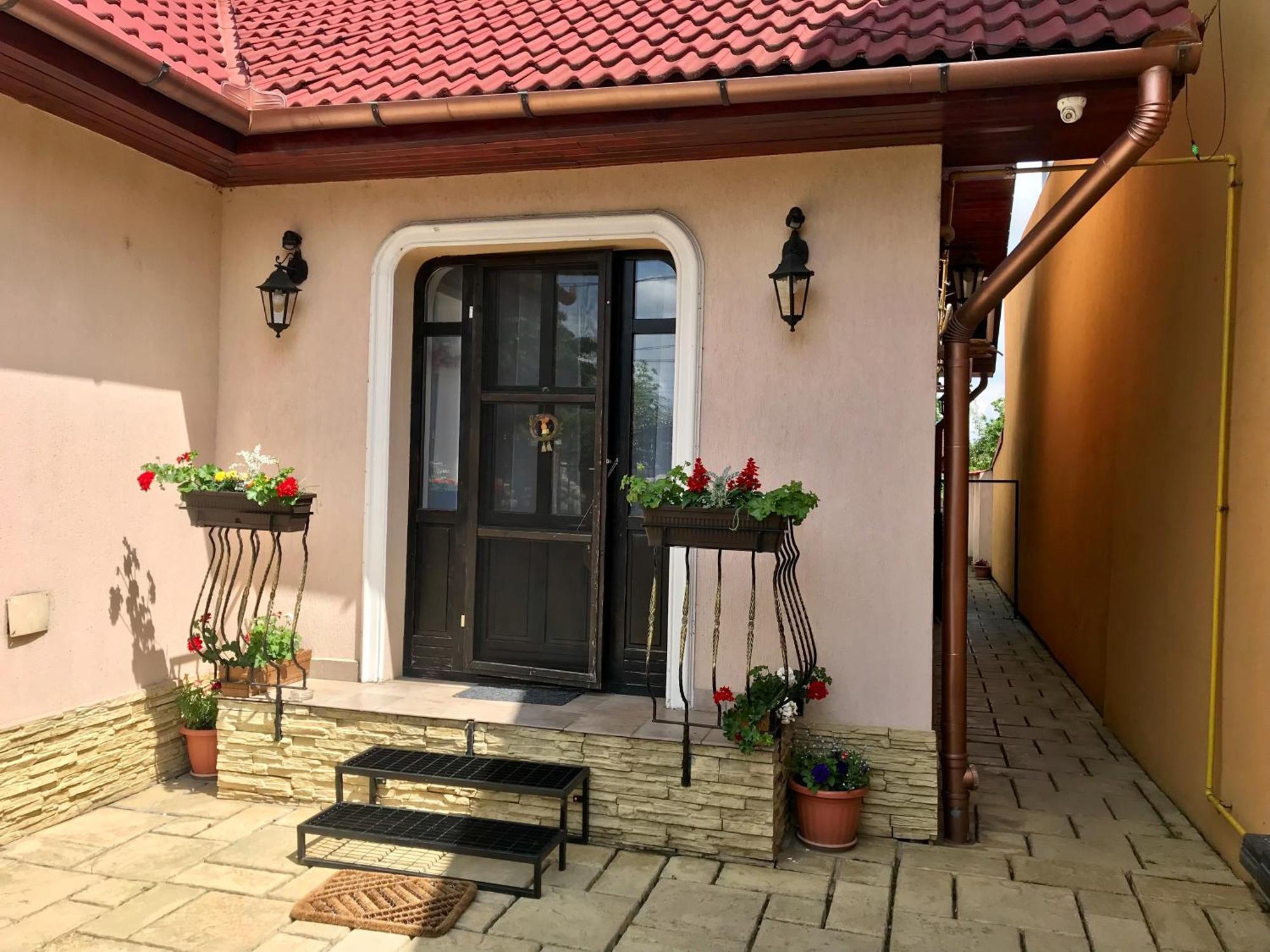 Cristi'S Rooms - Pensiune Oradea Exterior foto