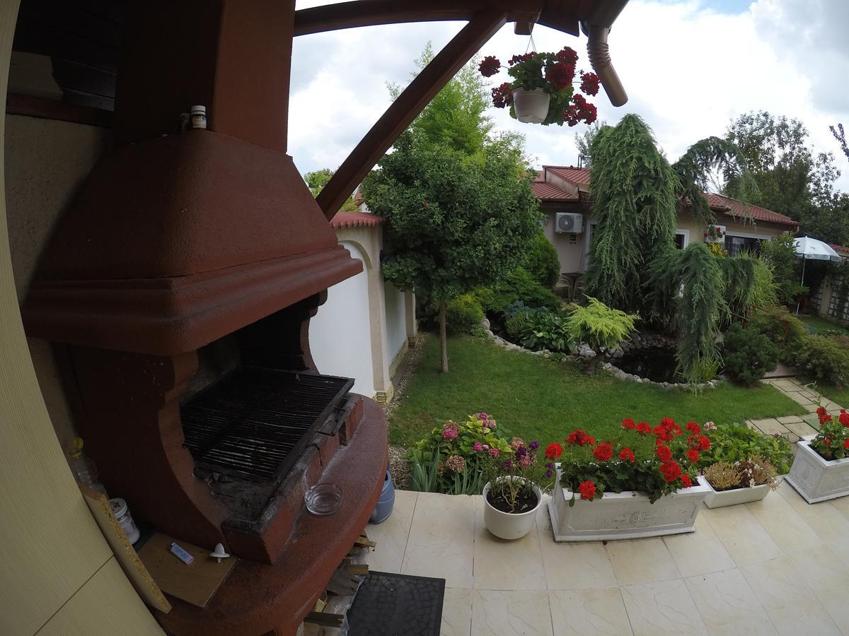 Cristi'S Rooms - Pensiune Oradea Exterior foto