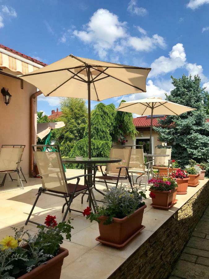 Cristi'S Rooms - Pensiune Oradea Exterior foto