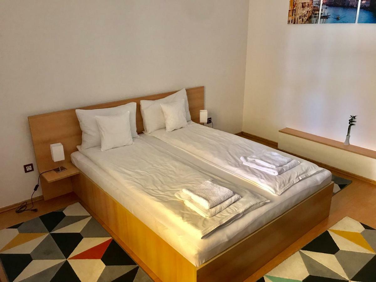 Cristi'S Rooms - Pensiune Oradea Exterior foto
