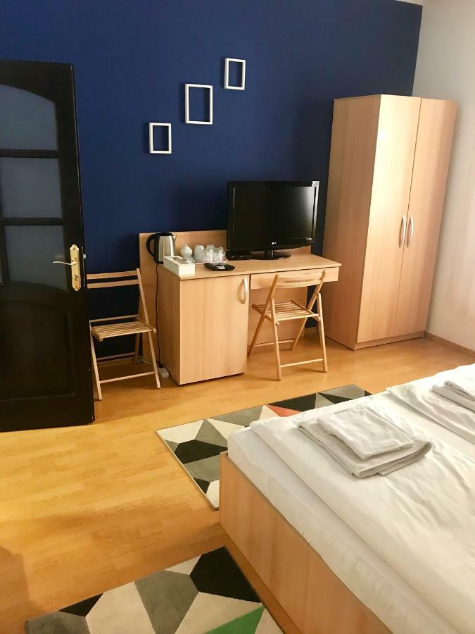 Cristi'S Rooms - Pensiune Oradea Exterior foto