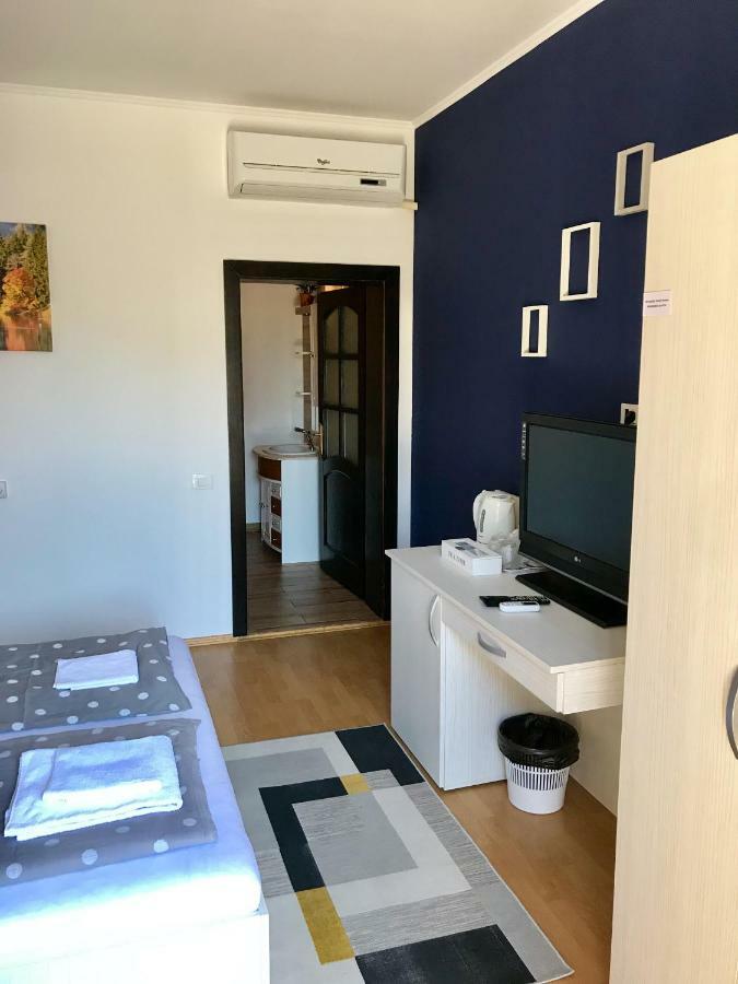 Cristi'S Rooms - Pensiune Oradea Exterior foto