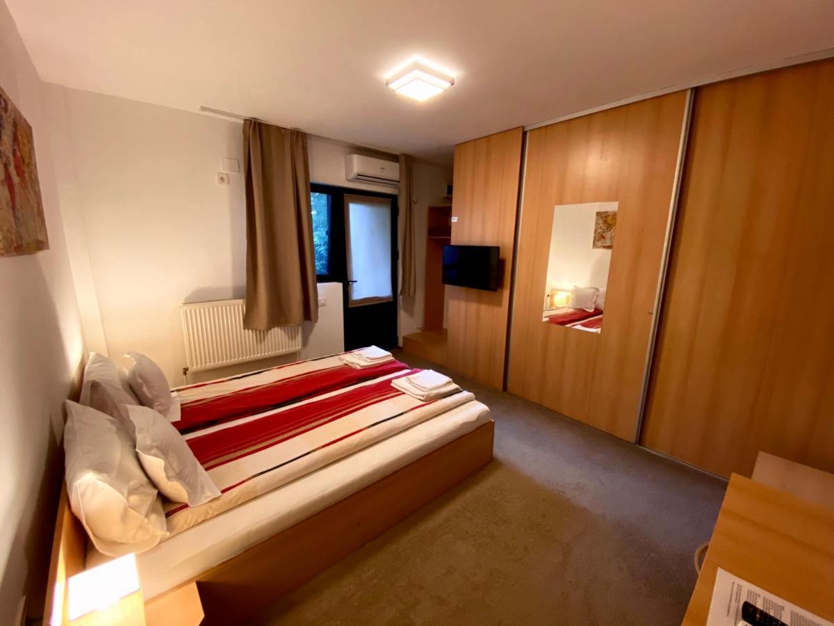 Cristi'S Rooms - Pensiune Oradea Exterior foto