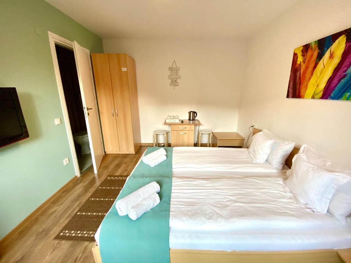 Cristi'S Rooms - Pensiune Oradea Exterior foto
