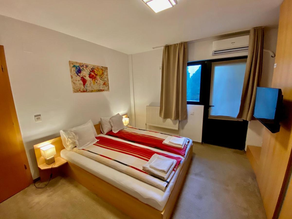 Cristi'S Rooms - Pensiune Oradea Exterior foto